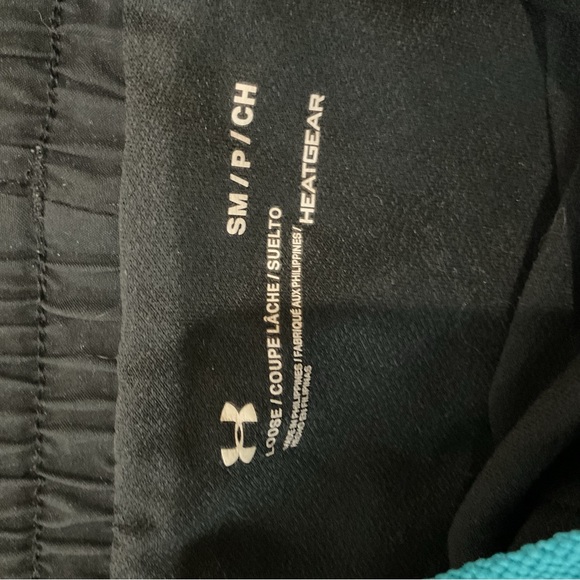 Under Armour Running Shorts - Picture 3 of 3